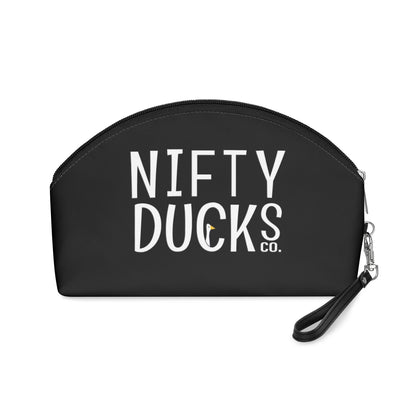 Ducks delivering a lot of love - black - Makeup Bag